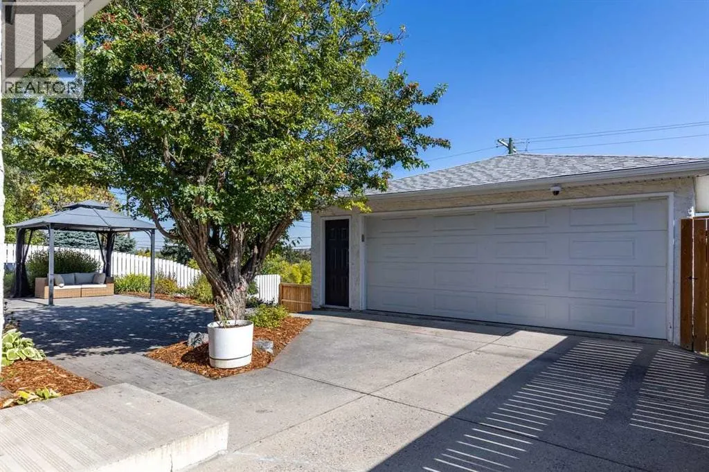 232 Lake Wapta Rise SE