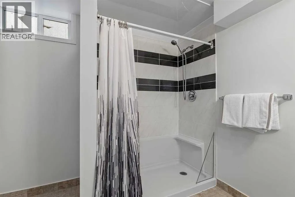 232 Lake Wapta Rise SE