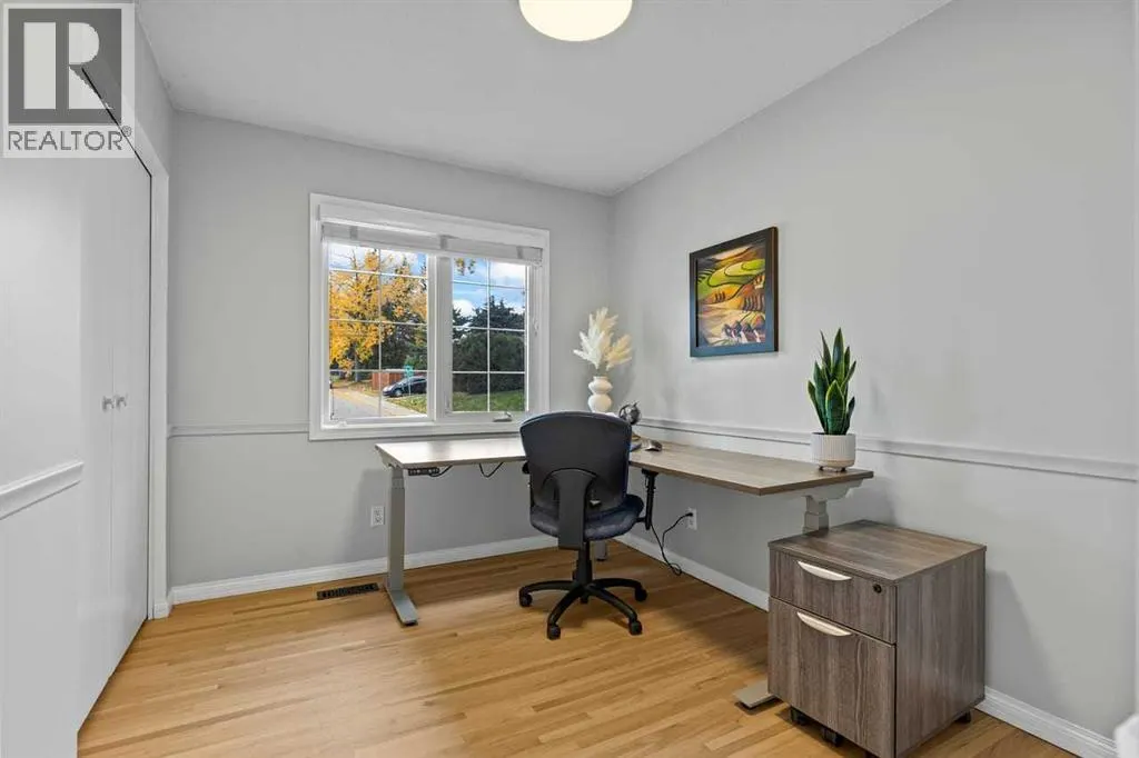 232 Lake Wapta Rise SE