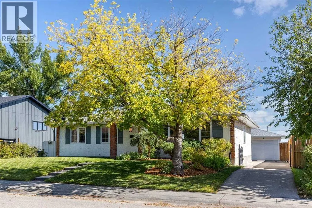 232 Lake Wapta Rise SE