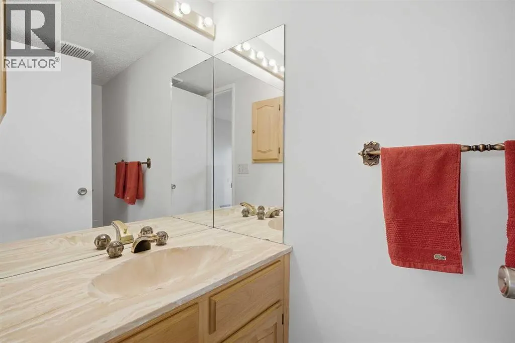 248, 20 Midpark Crescent SE