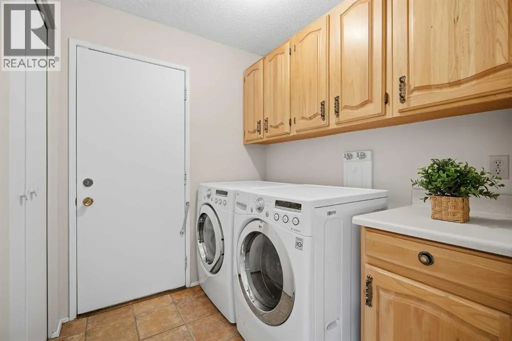 248, 20 Midpark Crescent SE