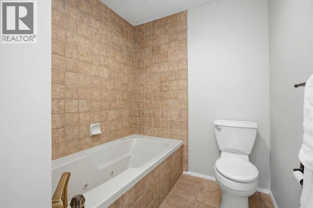 248, 20 Midpark Crescent SE