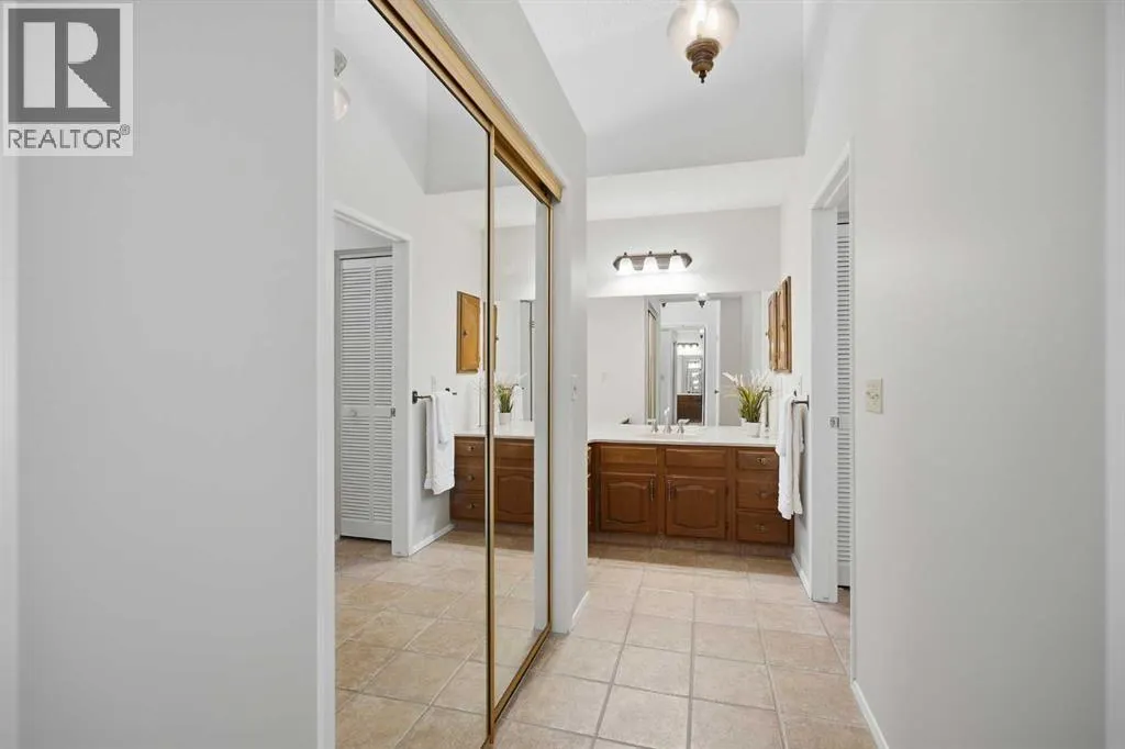248, 20 Midpark Crescent SE