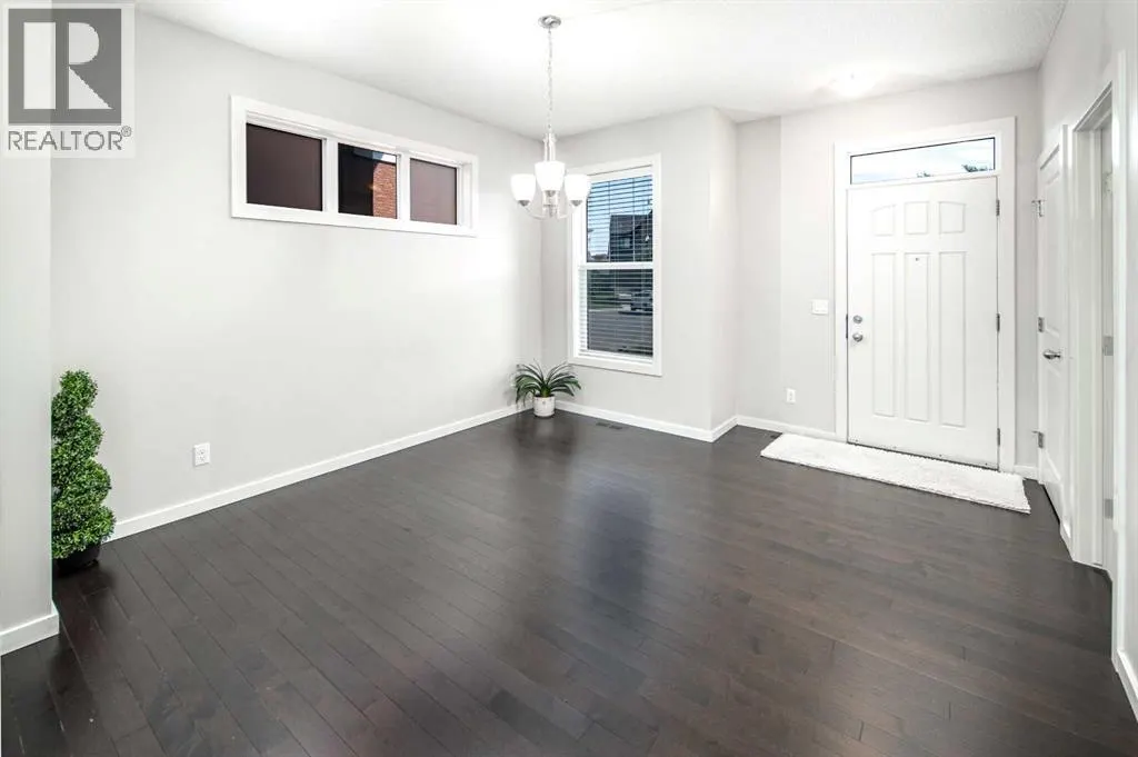 25 Marquis Place SE