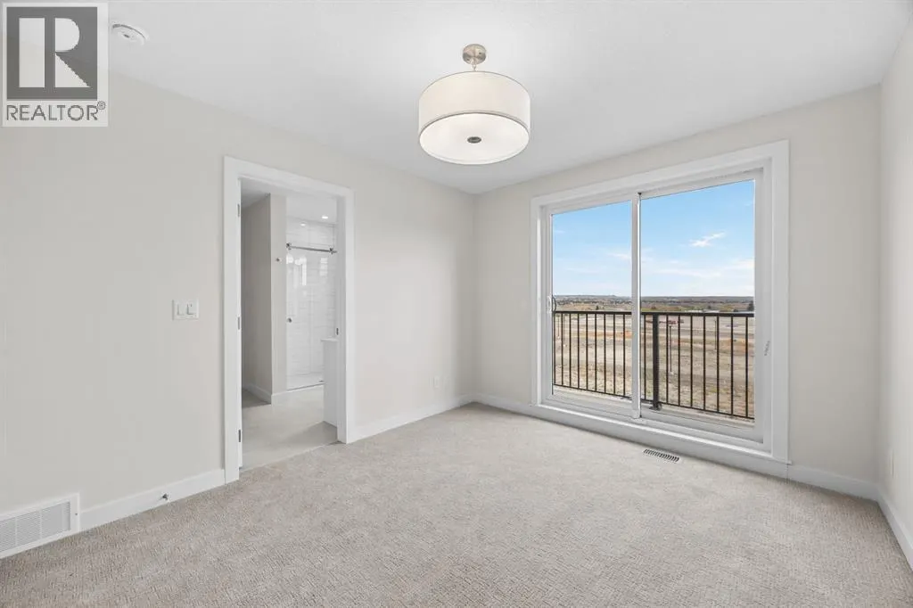 124 Greenwich Drive NW