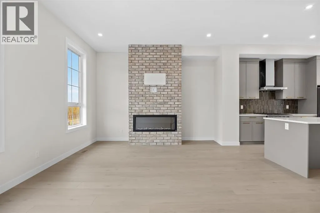 124 Greenwich Drive NW