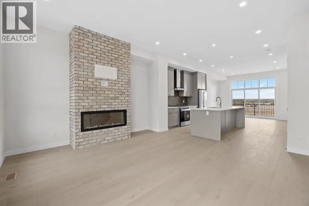 124 Greenwich Drive NW