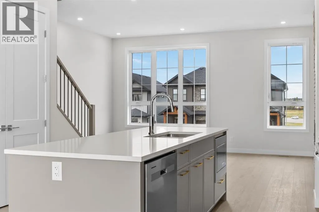 124 Greenwich Drive NW