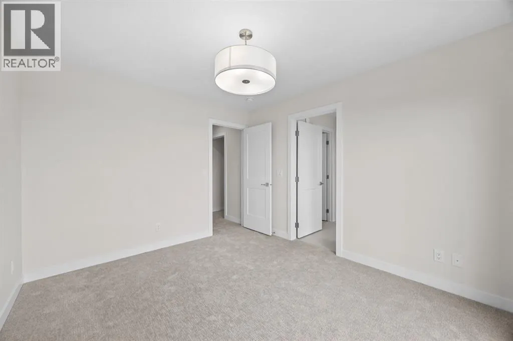 124 Greenwich Drive NW