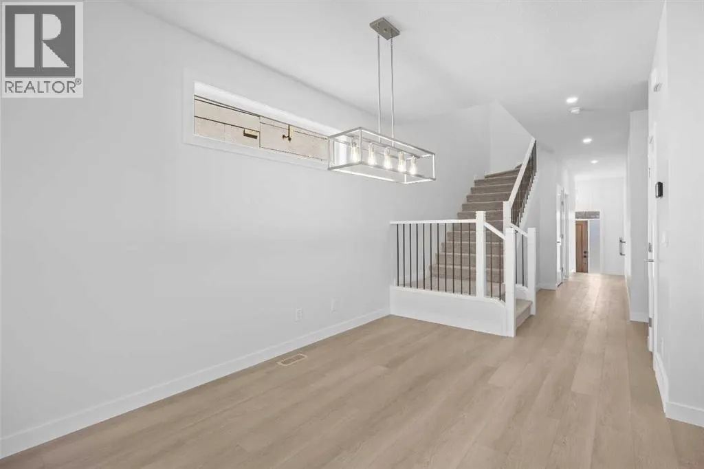 131 Greenwich Drive NW