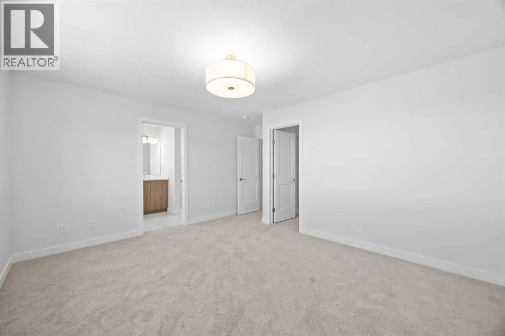 131 Greenwich Drive NW