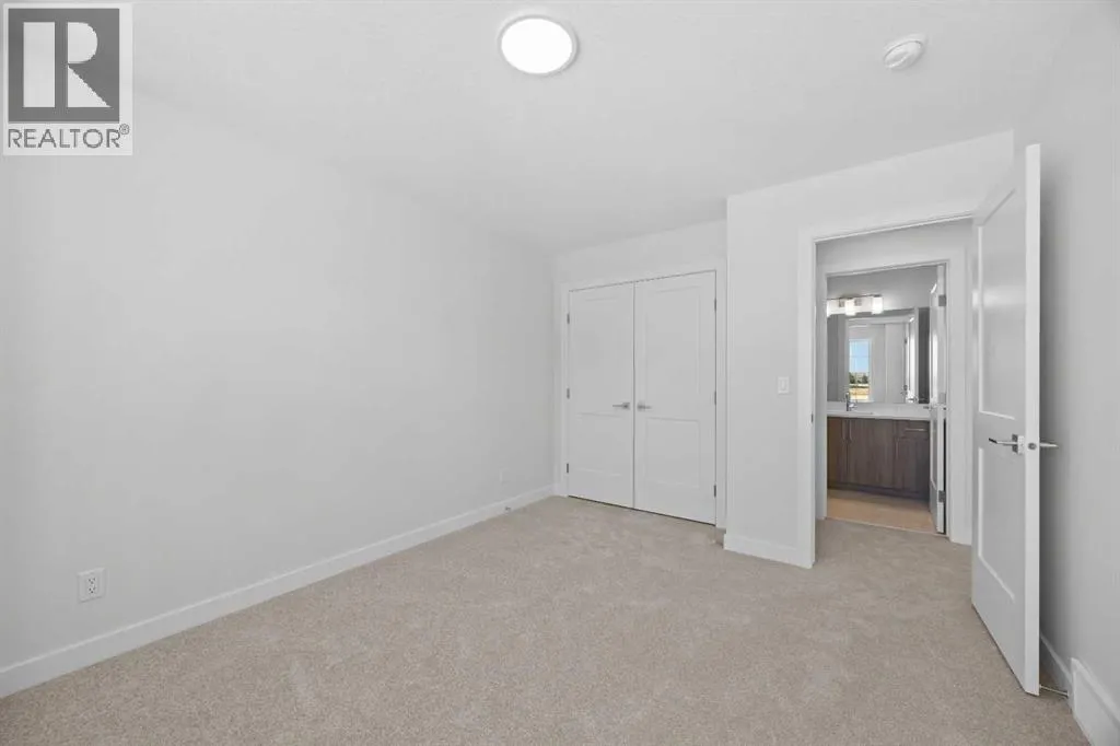 131 Greenwich Drive NW