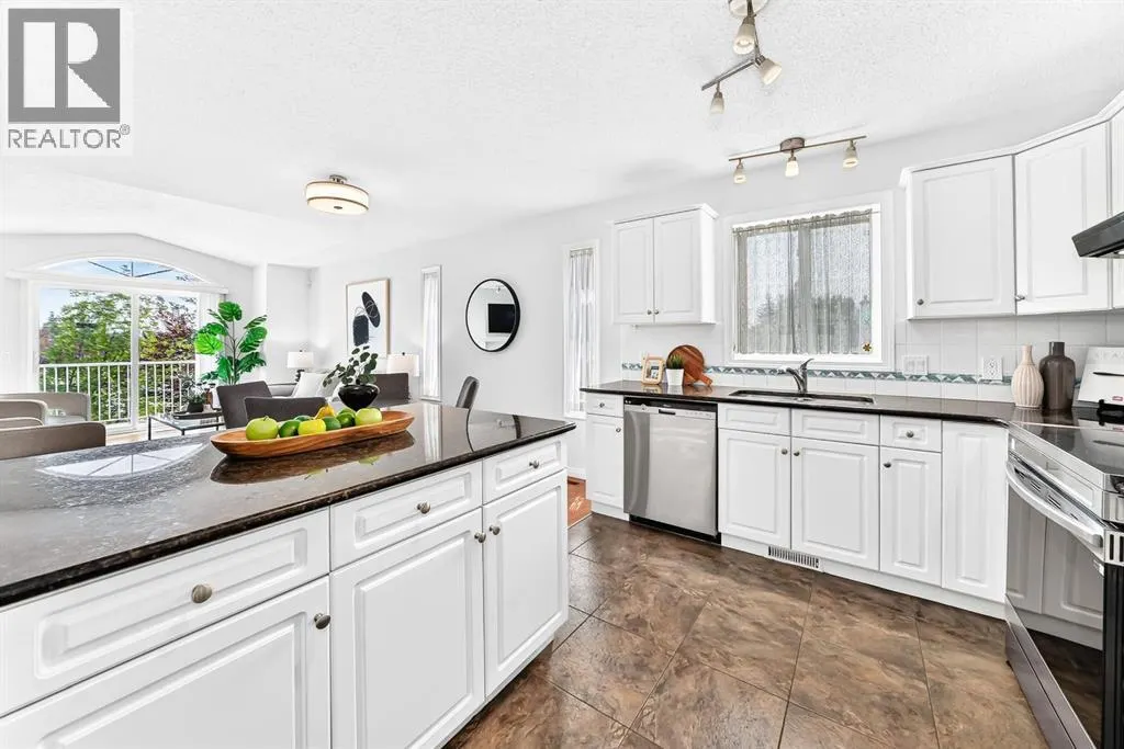 157 Hawkstone Manor NW