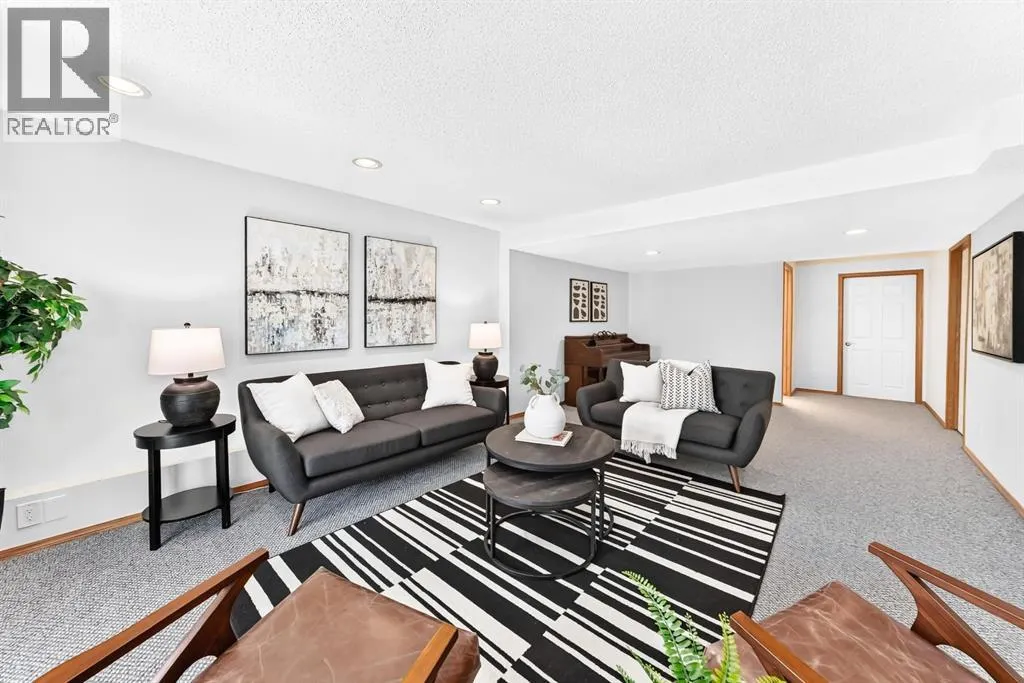 157 Hawkstone Manor NW