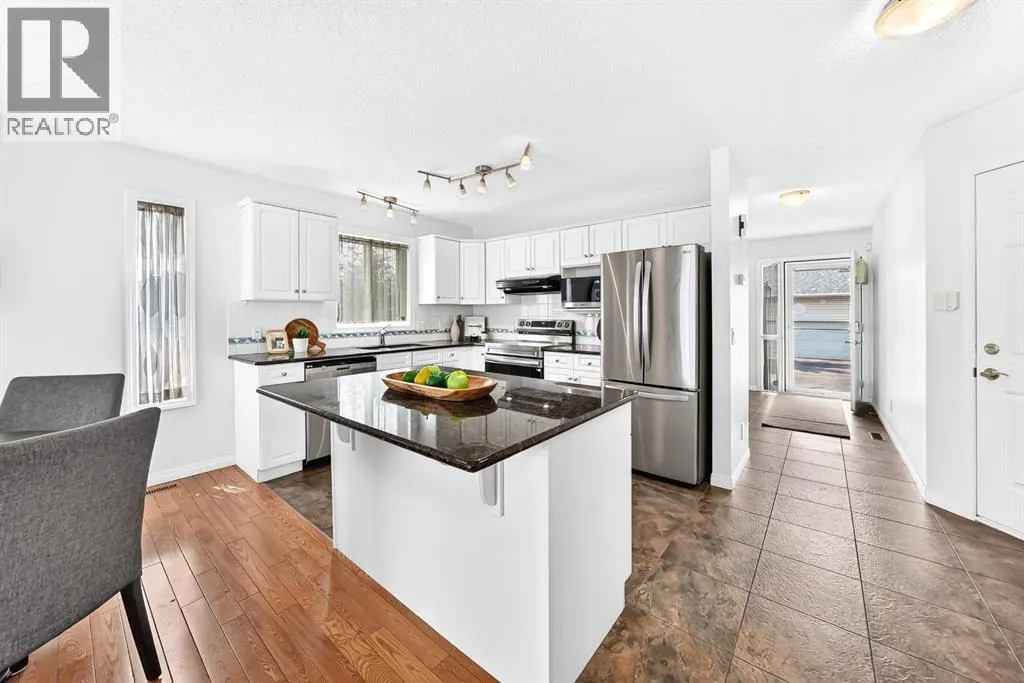 157 Hawkstone Manor NW