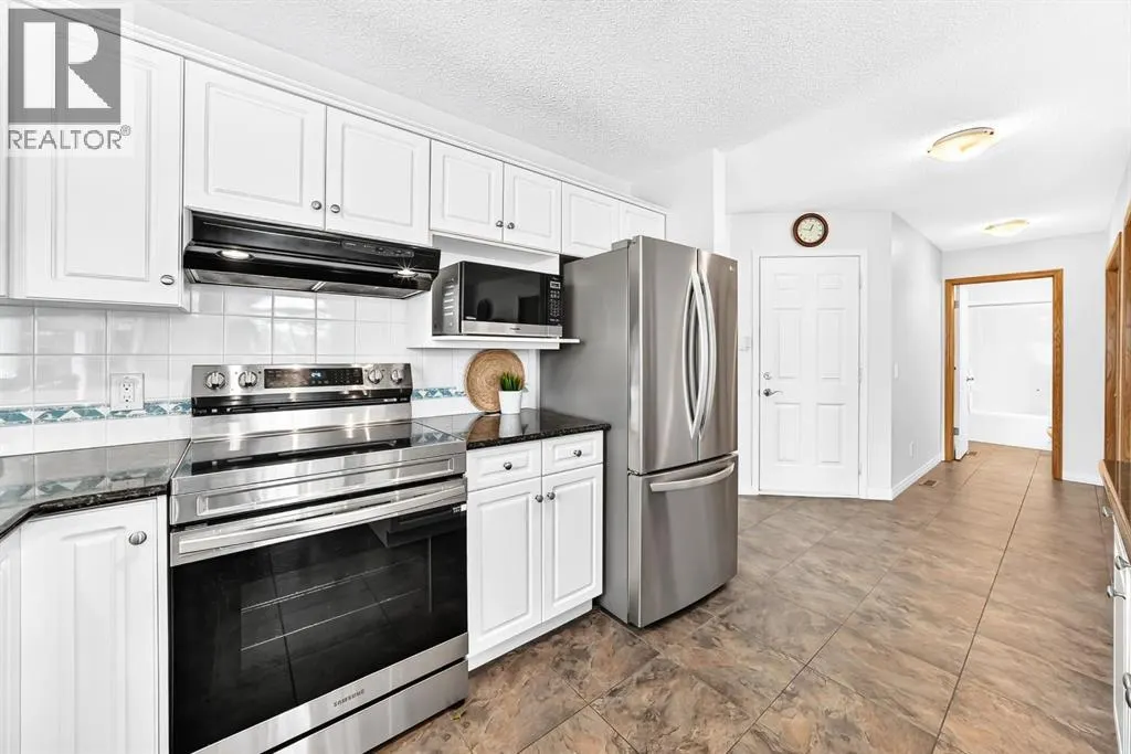 157 Hawkstone Manor NW