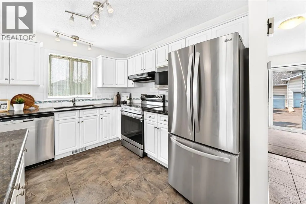 157 Hawkstone Manor NW