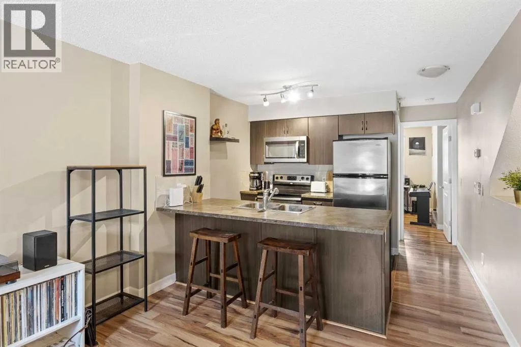 5, 133 Copperpond Heights SE