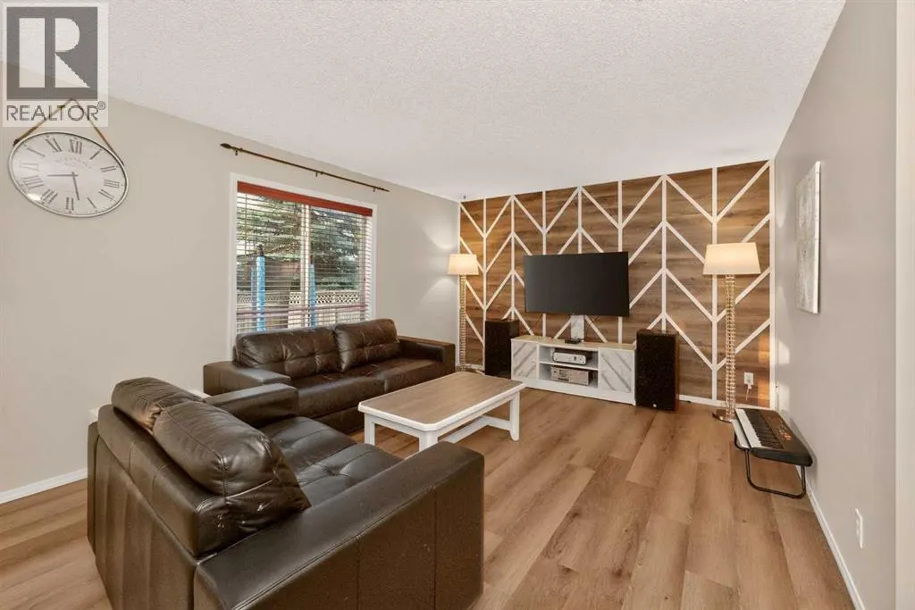 137 Douglas Glen Manor SE