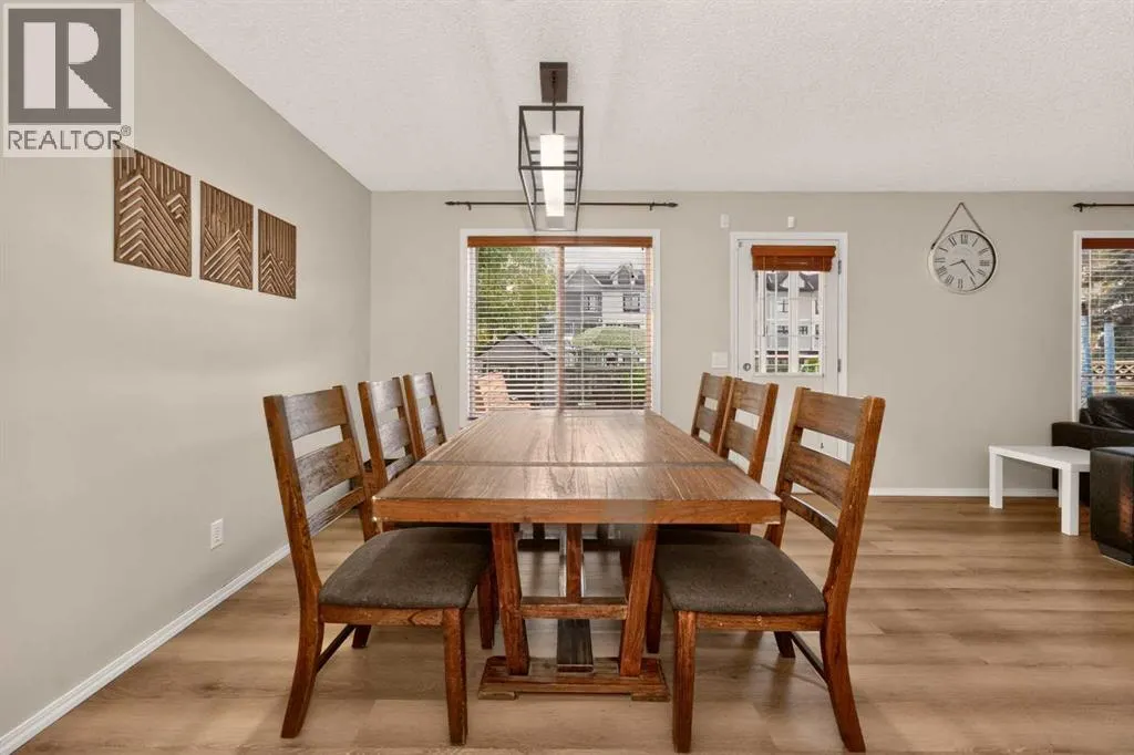 137 Douglas Glen Manor SE