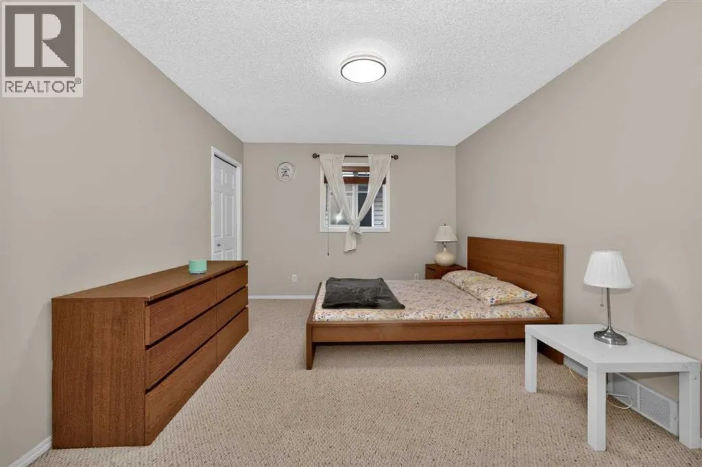 137 Douglas Glen Manor SE