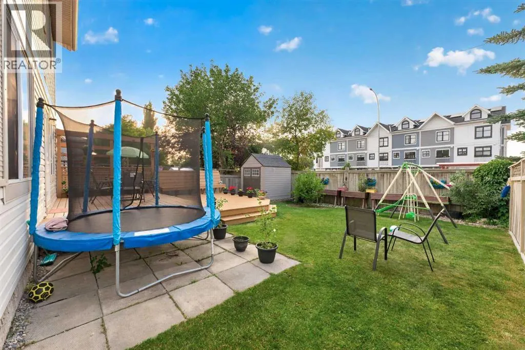 137 Douglas Glen Manor SE
