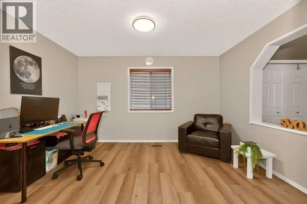 137 Douglas Glen Manor SE