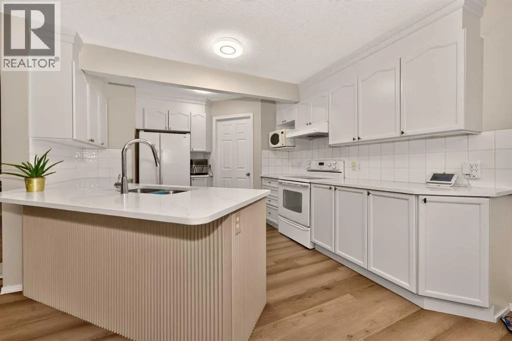 137 Douglas Glen Manor SE