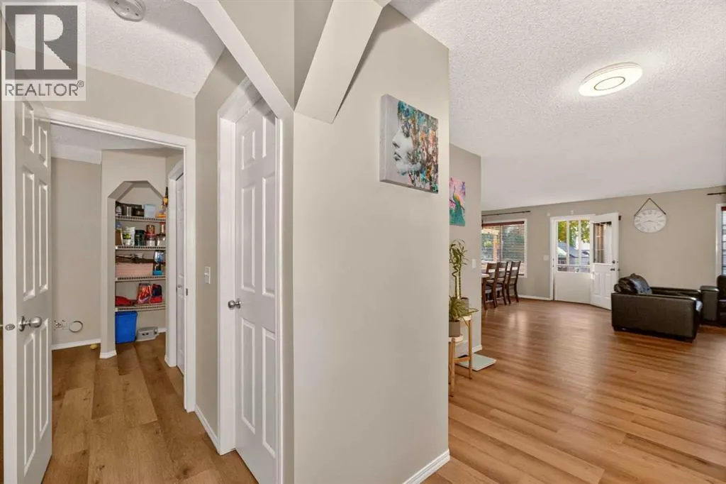 137 Douglas Glen Manor SE