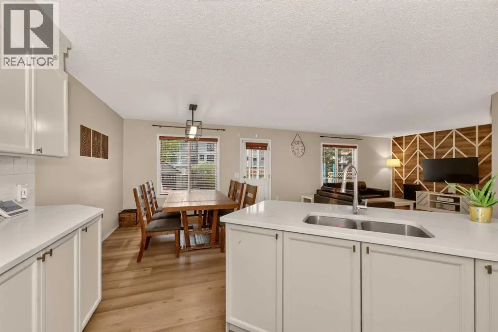 137 Douglas Glen Manor SE