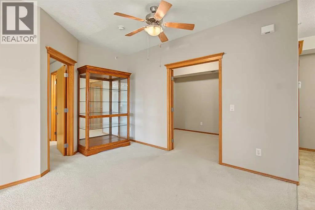209, 15 Everstone Drive SW