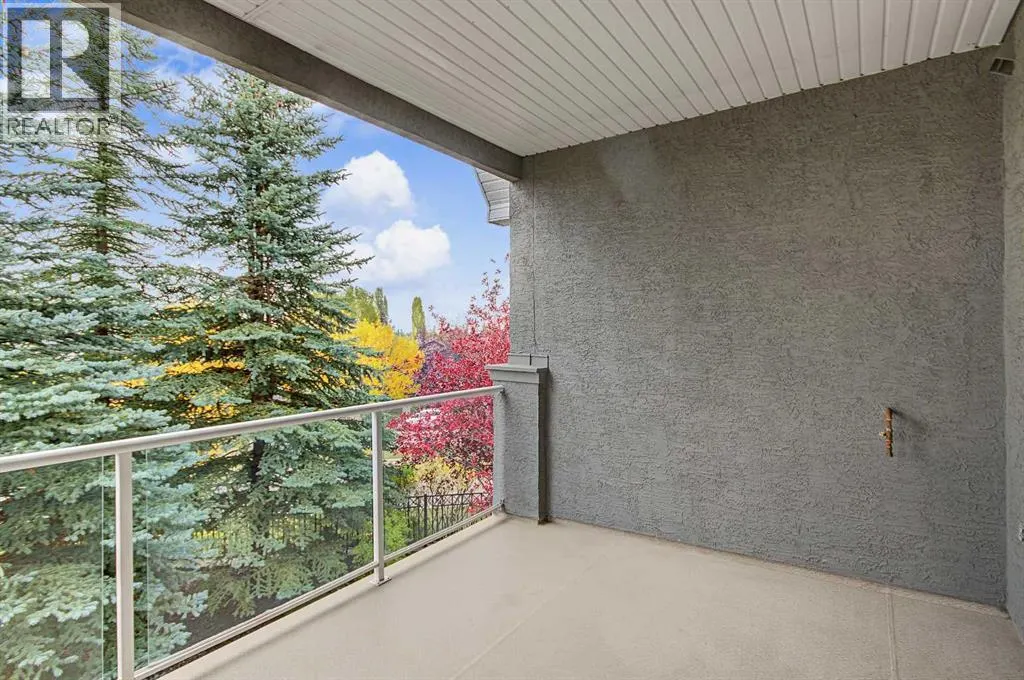 209, 15 Everstone Drive SW