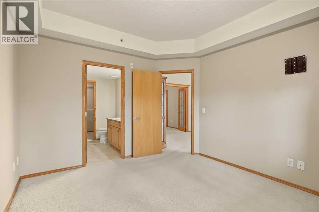 209, 15 Everstone Drive SW