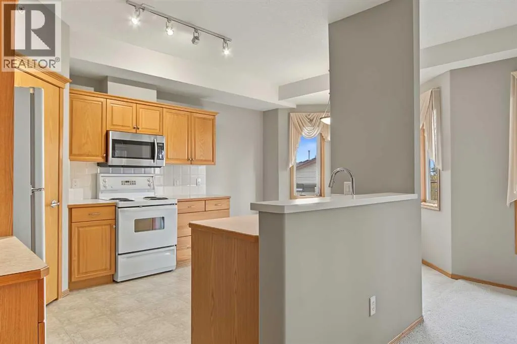 209, 15 Everstone Drive SW