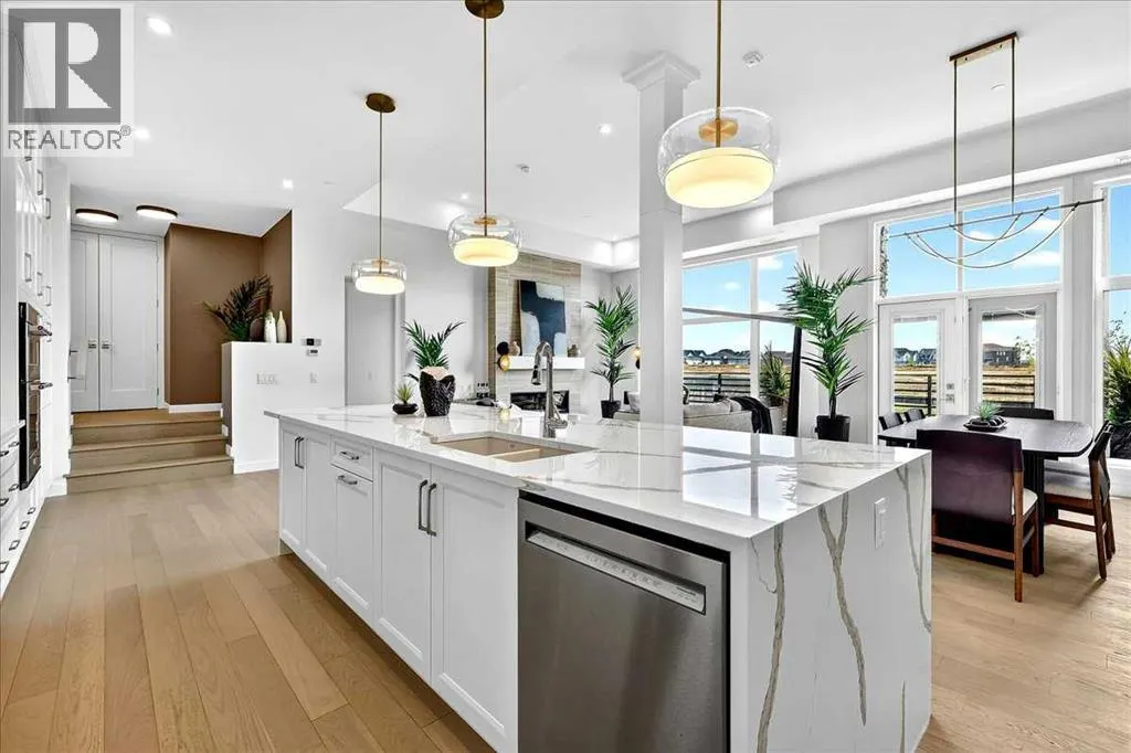 102, 140 Marina Cove SE