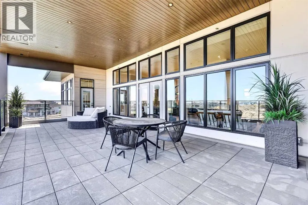 302, 140 Marina Cove SE