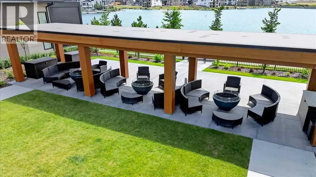 302, 140 Marina Cove SE