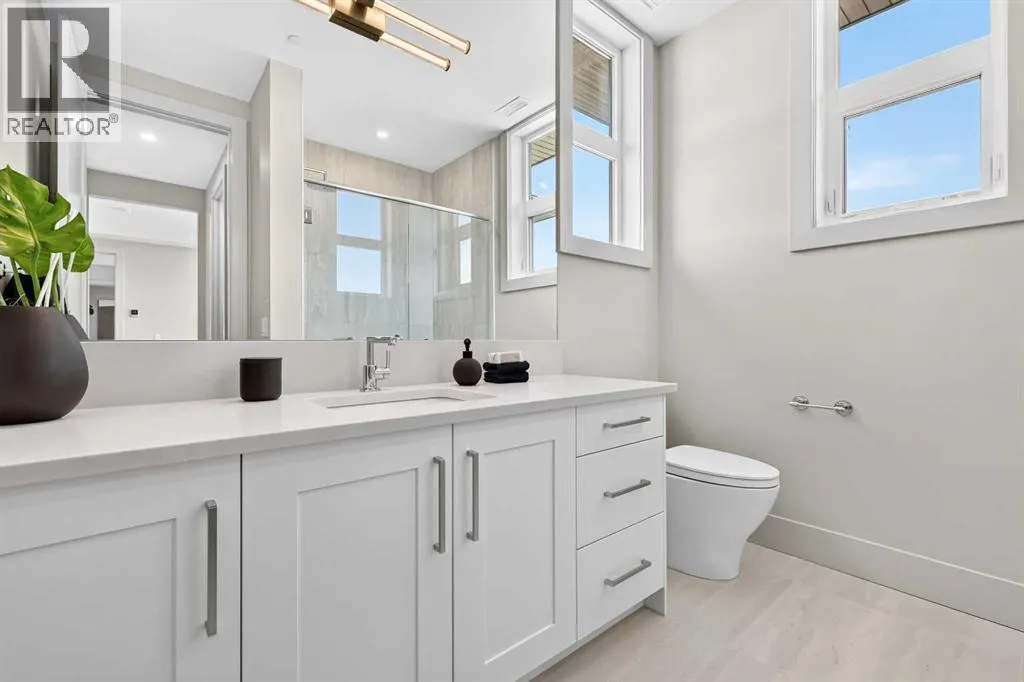 302, 140 Marina Cove SE