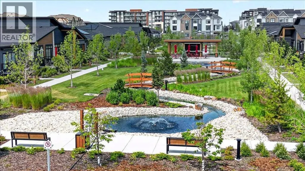 302, 140 Marina Cove SE