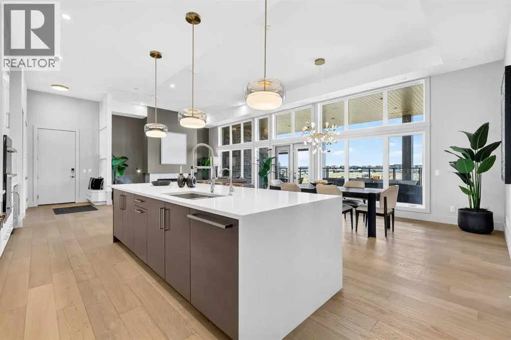 302, 140 Marina Cove SE