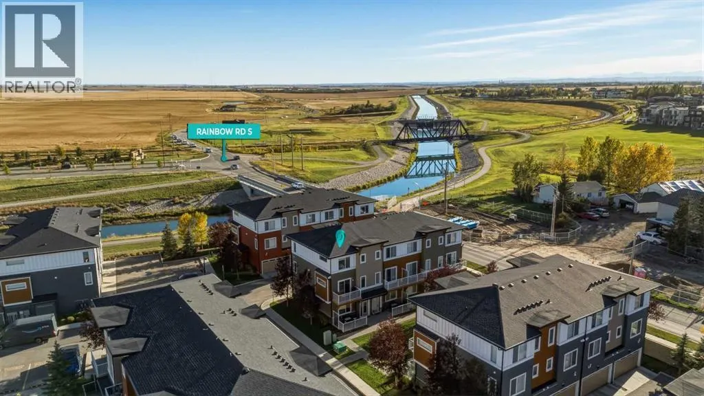 30, 111 Rainbow Falls Gate