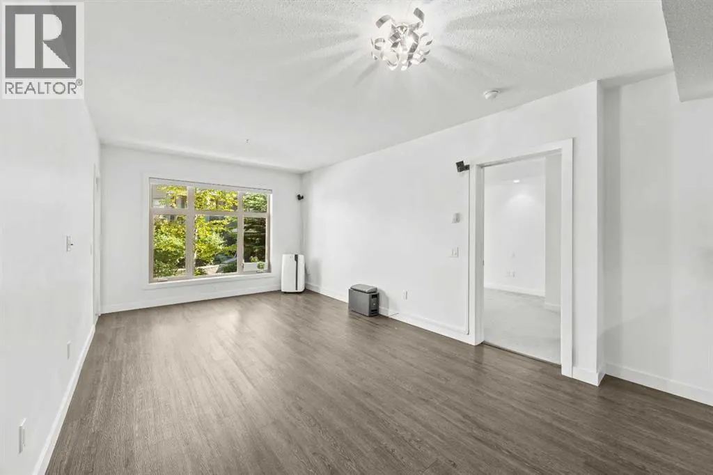 103, 25 Aspenmont Heights SW