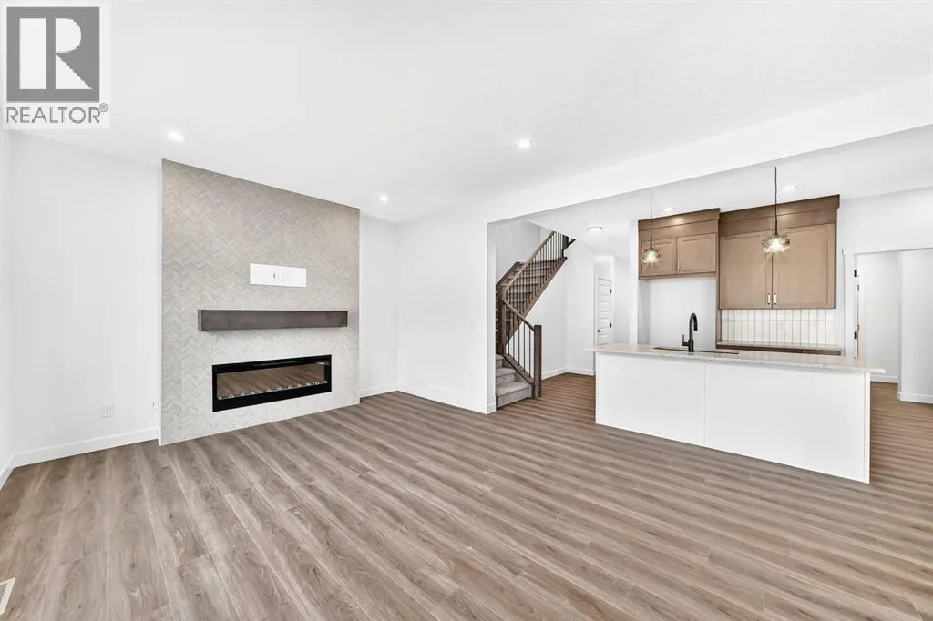 1359 Bayview Crescent SW