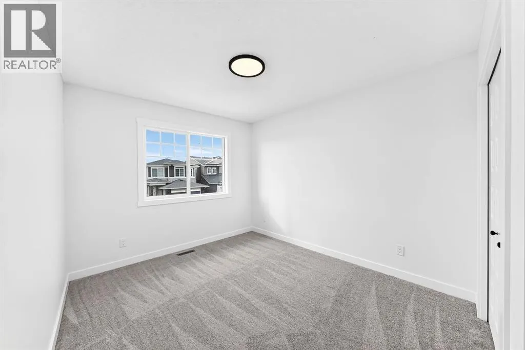 1359 Bayview Crescent SW