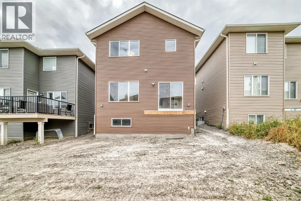 1359 Bayview Crescent SW
