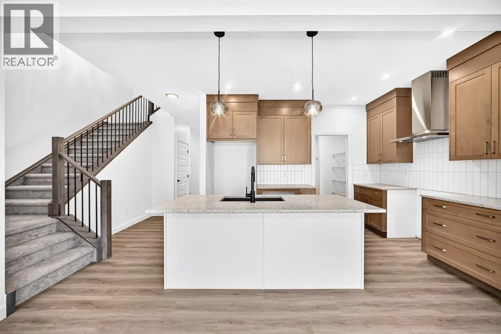 1359 Bayview Crescent SW