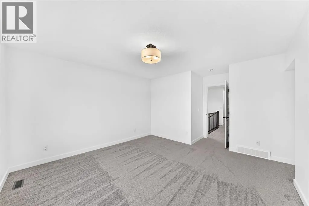 1359 Bayview Crescent SW