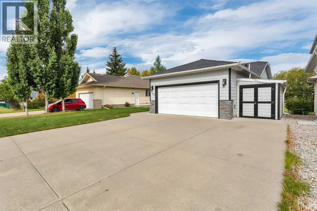 123 Riverview Circle