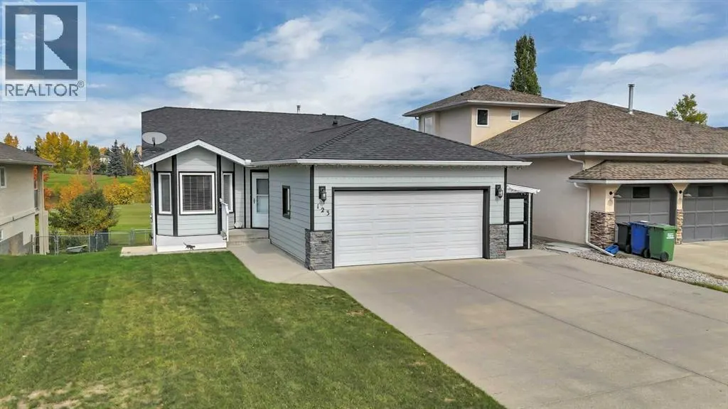 123 Riverview Circle